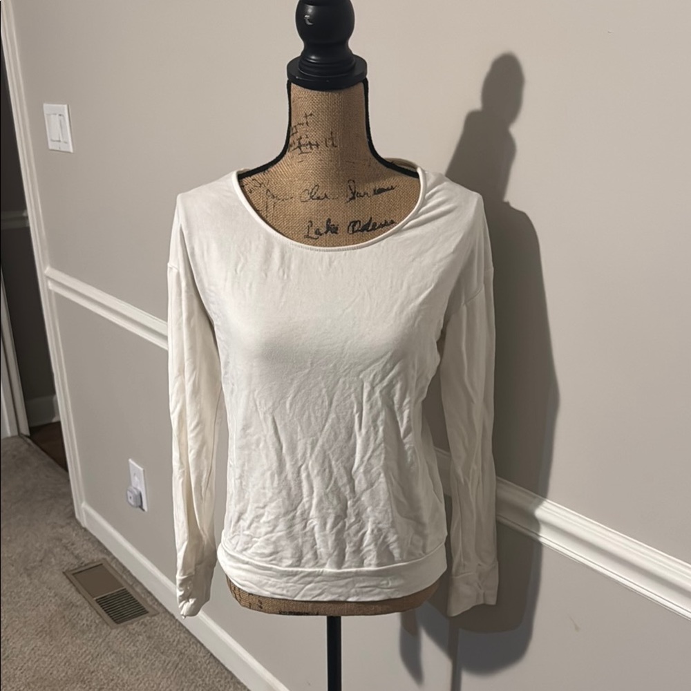 Temple Flower size medium Cream Long Sleeve Top